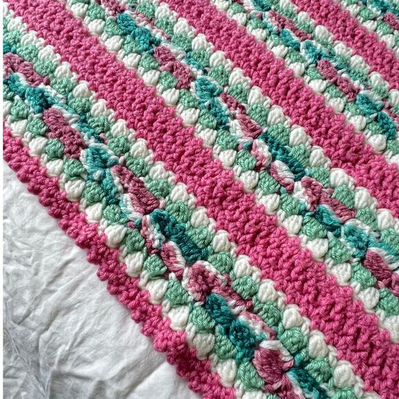 Handmade Crochet Granny Baby Blanket Afghan Knit Scalloped Edge Throw - Picture 6 of 10